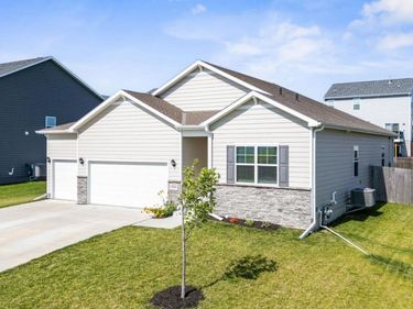 8506 S 63rd Street, Papillion, NE 68157