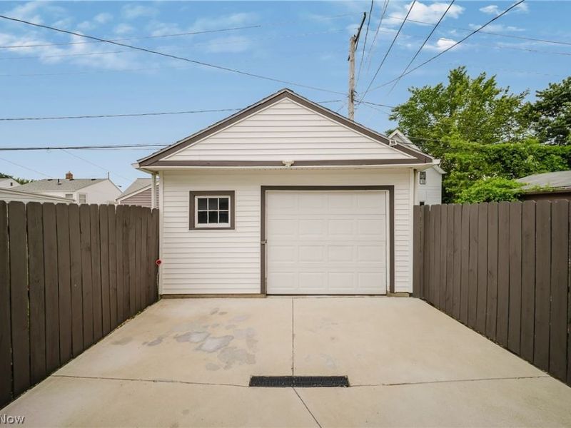 7002 Luelda Avenue, Parma, OH 44129 Photo 44
