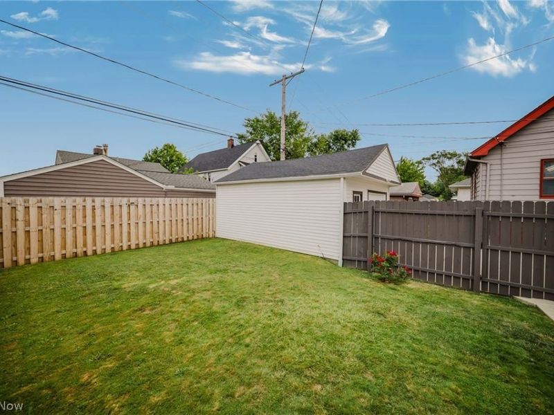 7002 Luelda Avenue, Parma, OH 44129 Photo 7