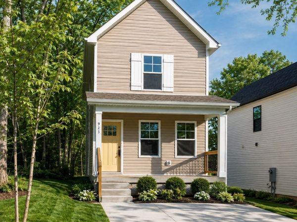 923 Oak Ln, Clarksville, TN 37040
