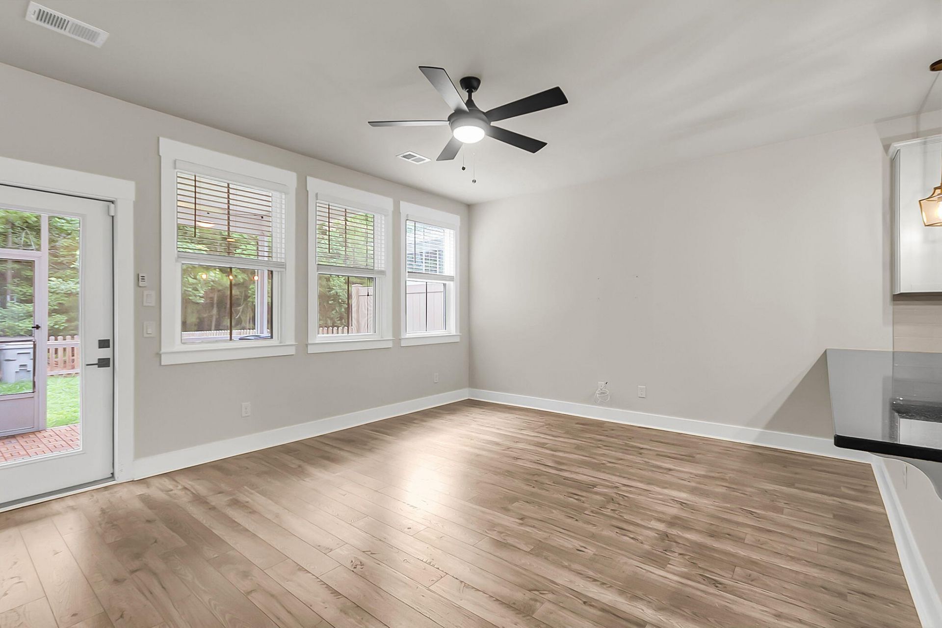 5112 Park Creek Avenue Photo 15