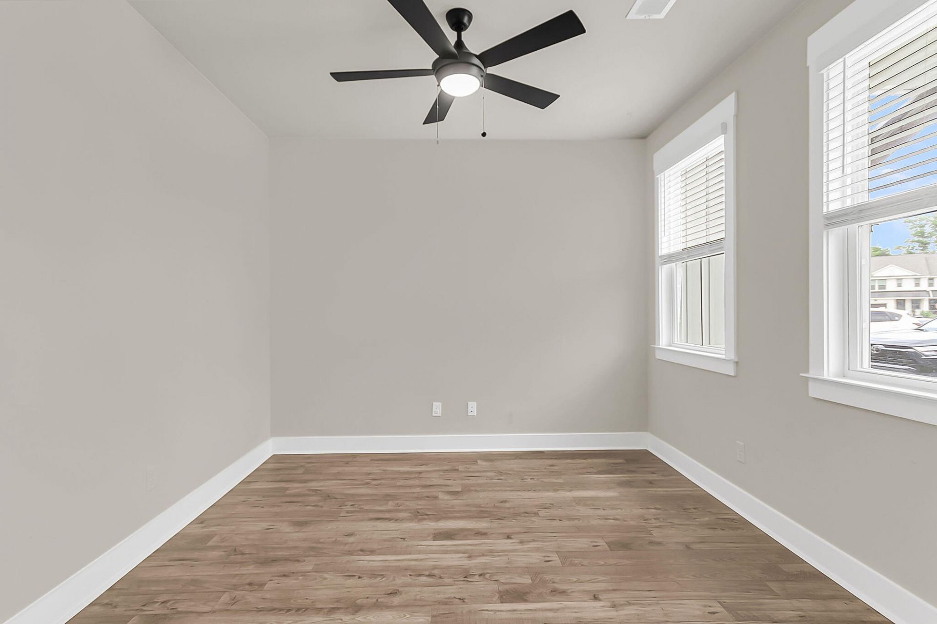 5112 Park Creek Avenue Photo 9