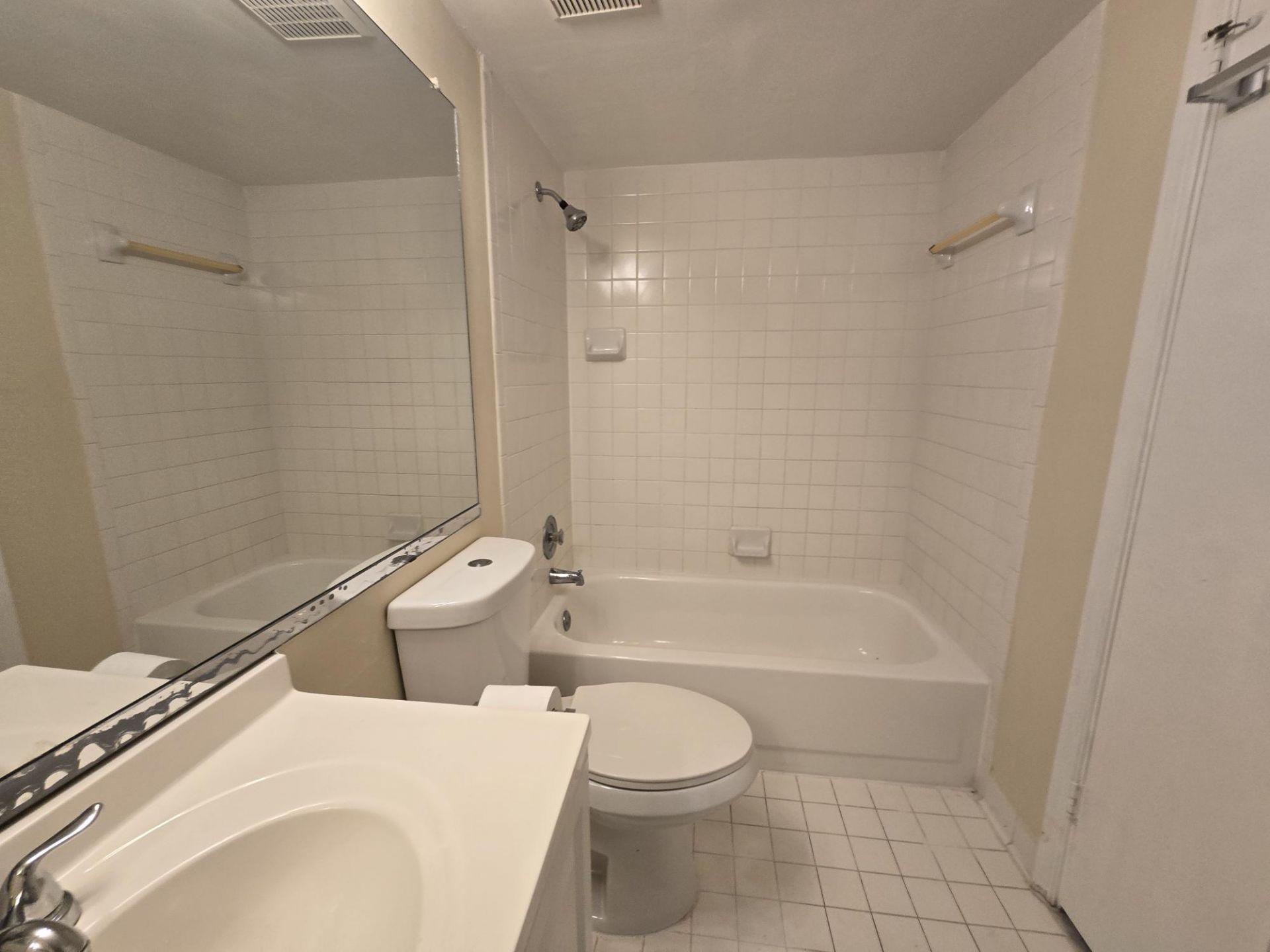 13106 Glenmoor Drive, Unit 131, West Palm Beach, FL 33409 Photo