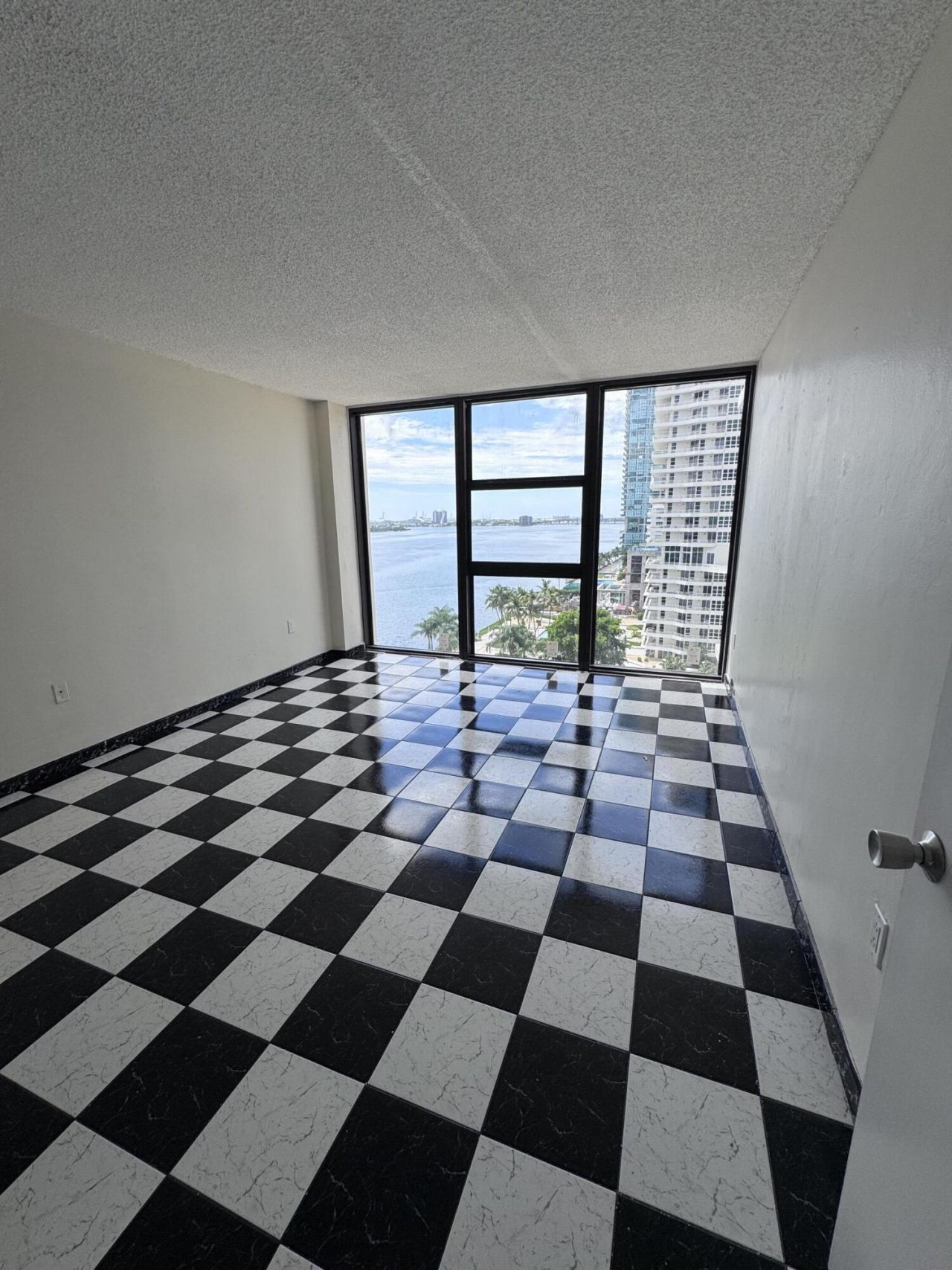 600 NE 36th Street, Unit 1112, Miami, FL 33137 Photo