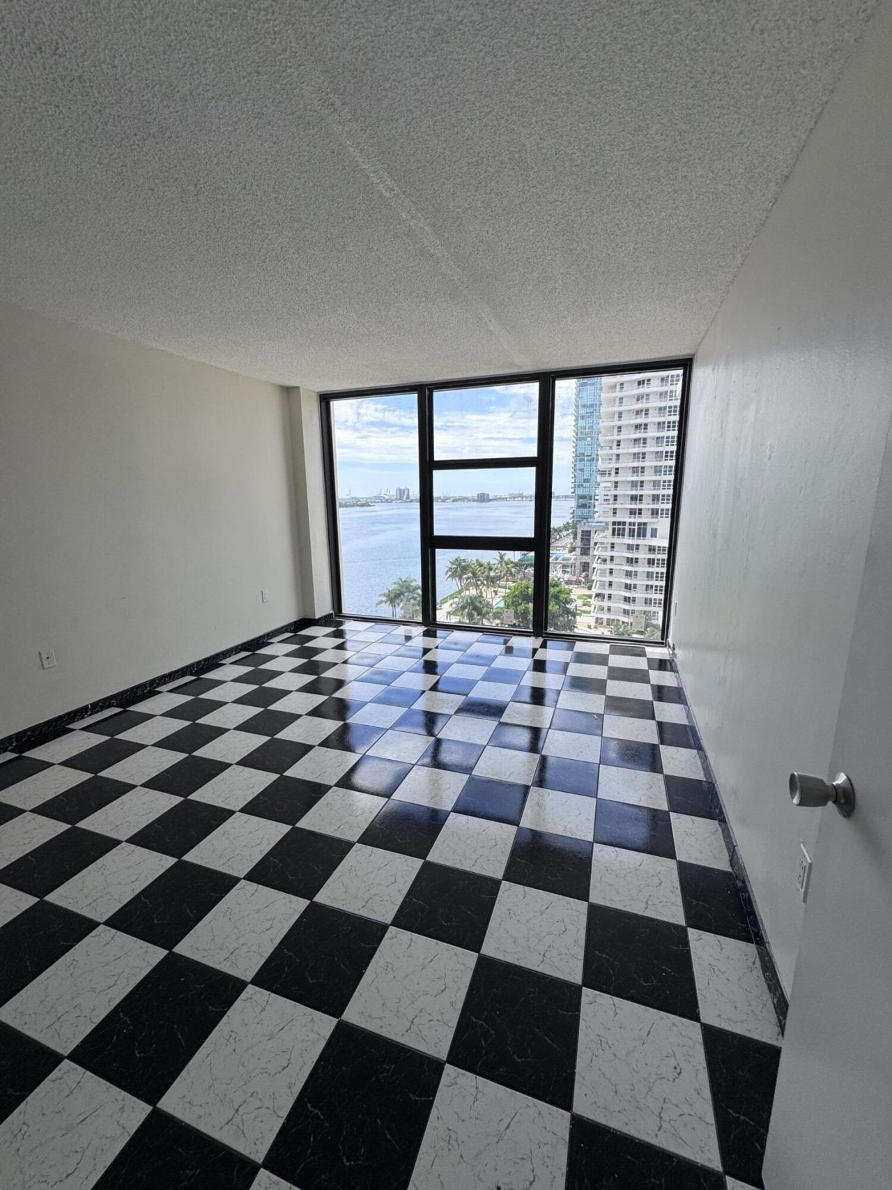 600 NE 36th Street, Unit 1112, Miami, FL 33137 Photo