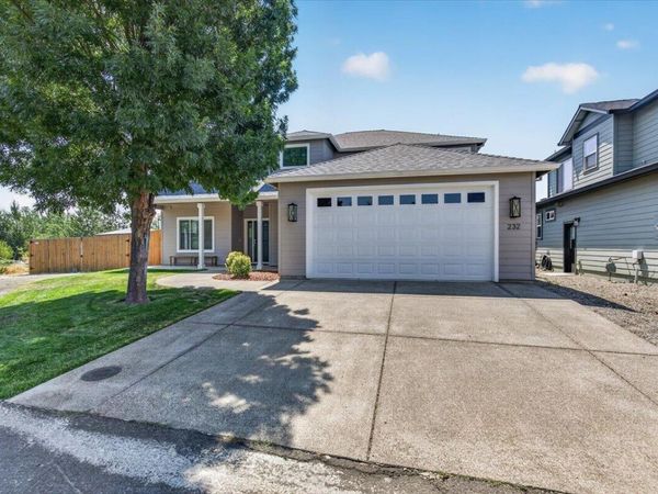 232 Willow Springs, Talent, OR 97540