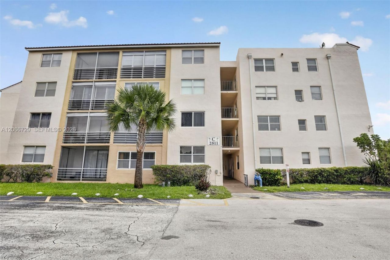 2811 Somerset Dr , Unit 405, Lauderdale Lakes, FL 33311 Photo