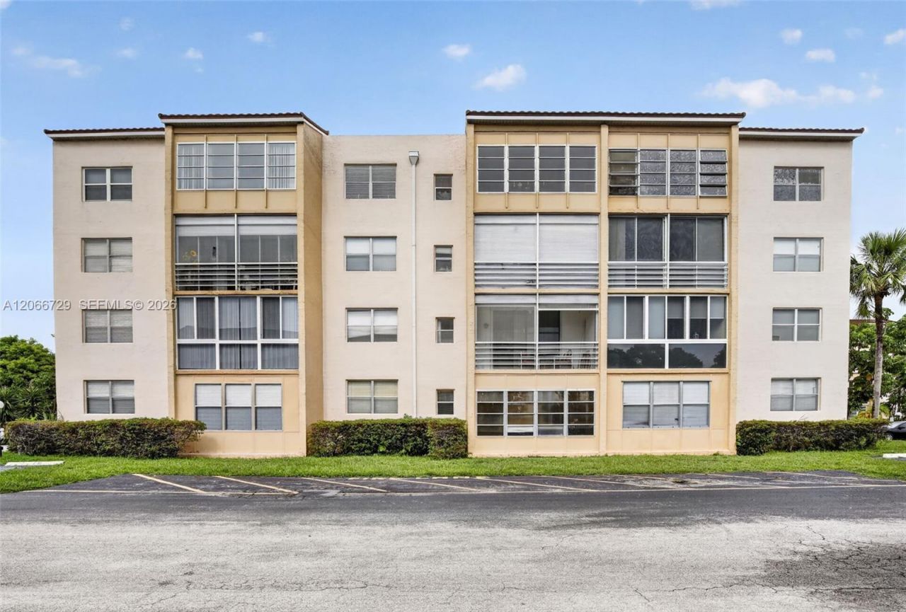2811 Somerset Dr , Unit 405, Lauderdale Lakes, FL 33311 Photo
