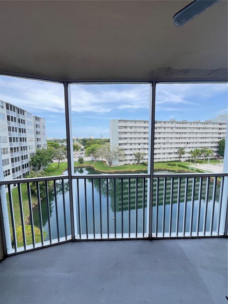 1770 NE 191st St , Unit 509-1, Miami, FL 33179 Photo