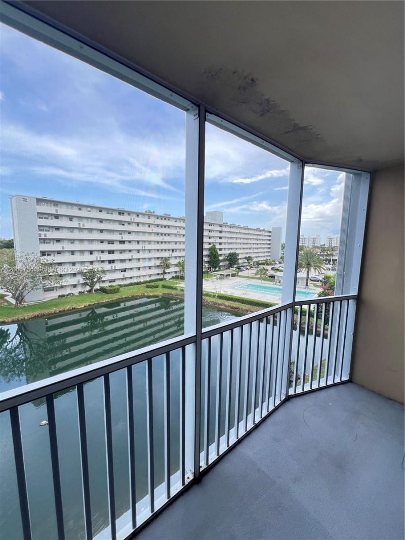 1770 NE 191st St , Unit 509-1, Miami, FL 33179 Photo