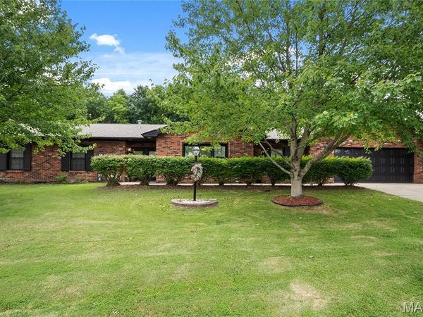 22 Sir Lawrence Drive , Shiloh, IL 62221