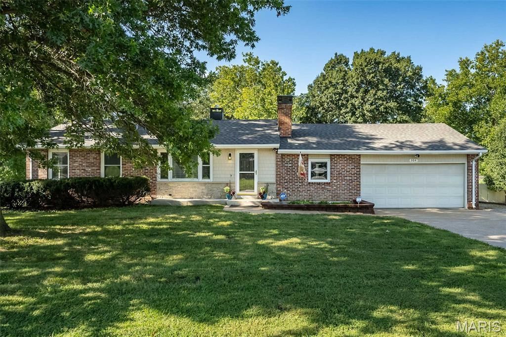 304 Essen Lane, Ballwin, MO 63021 Main Photo