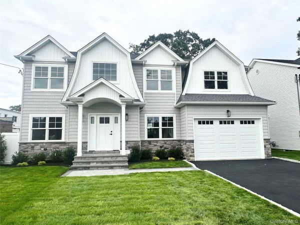111 Jackson Avenue, Massapequa Park, NY 11762