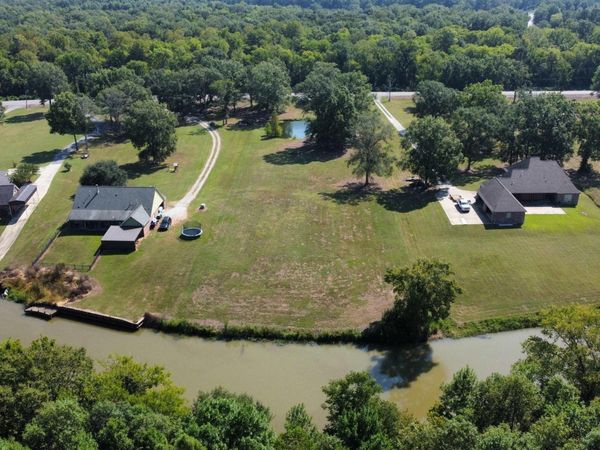 841 Poydras  Bayou Dr, Port Allen, LA 70767