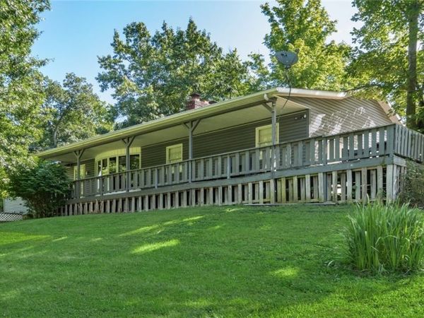 320 Homestead Drive , New Concord, OH 43762