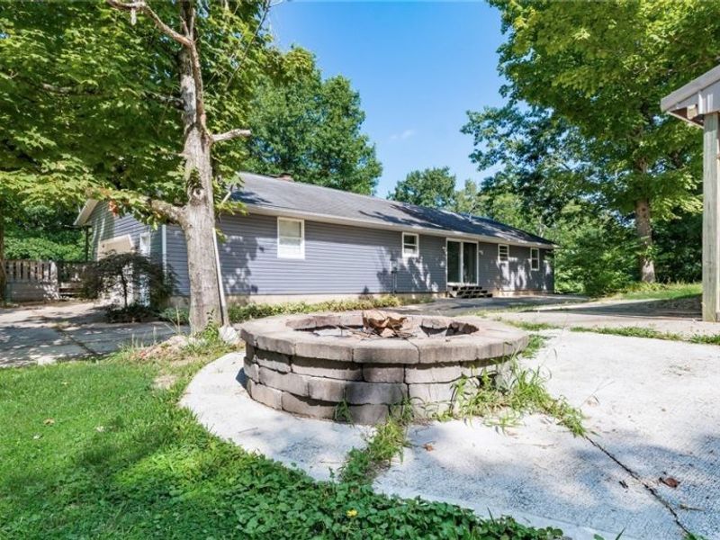 320 Homestead Drive, New Concord, OH 43762 Photo 4
