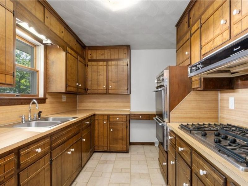 320 Homestead Drive, New Concord, OH 43762 Photo 7