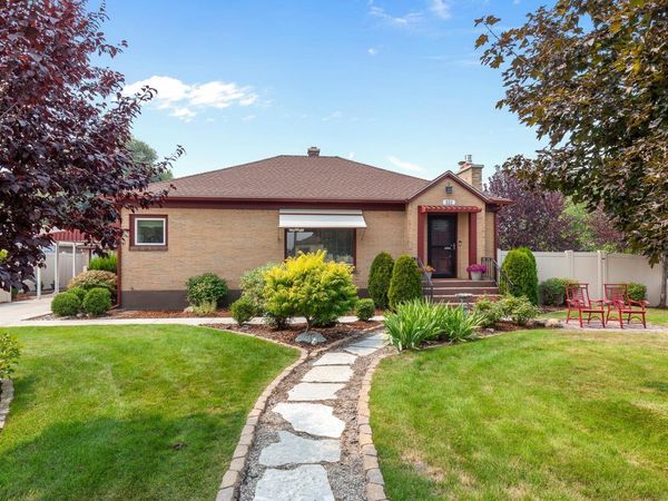 521 N Locust Rd, Spokane Valley, WA 99206