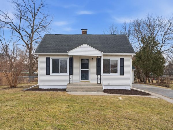 2407 W 78th Avenue , Merrillville, IN 46410