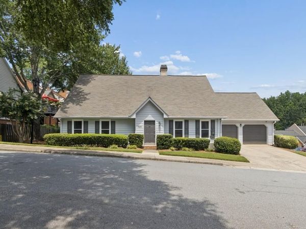 934 Lenox Hill Court , Atlanta, GA 30324