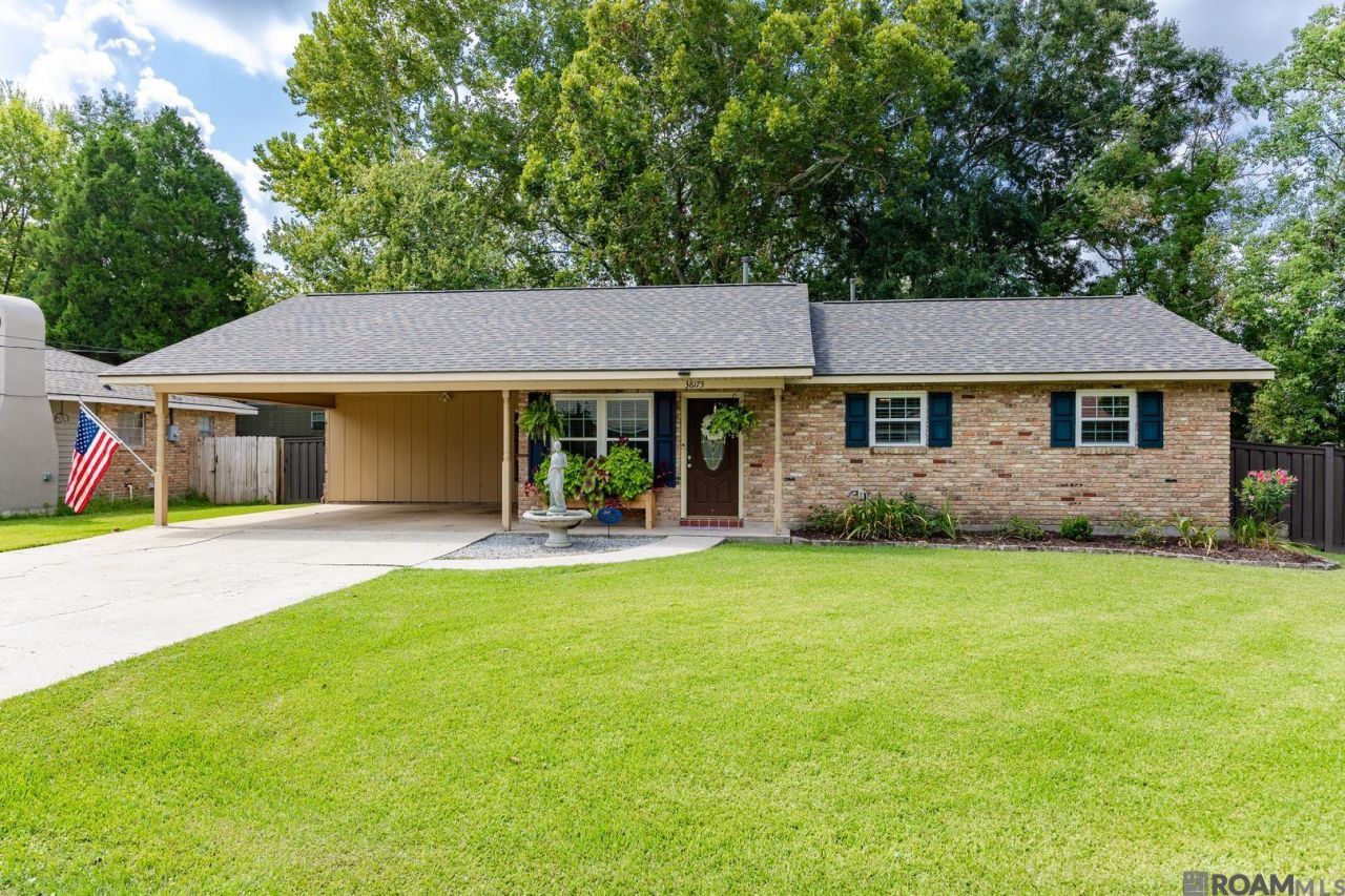 38175 Sunshine St, Gonzales, LA 70737 Main Photo