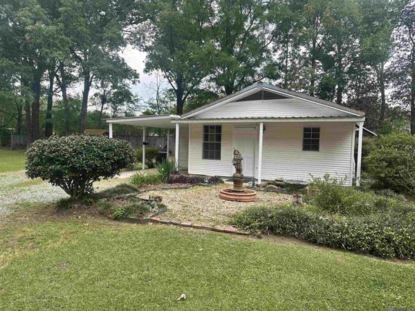 9231 Smith Ln, Central, LA 70818