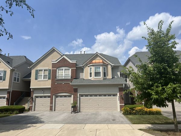 348 PINE LAKE Circle , Vernon Hills, IL 60061