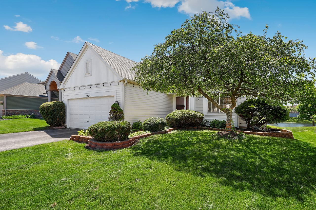 1704 Charlotte Circle, Naperville, IL 60564 Main Photo