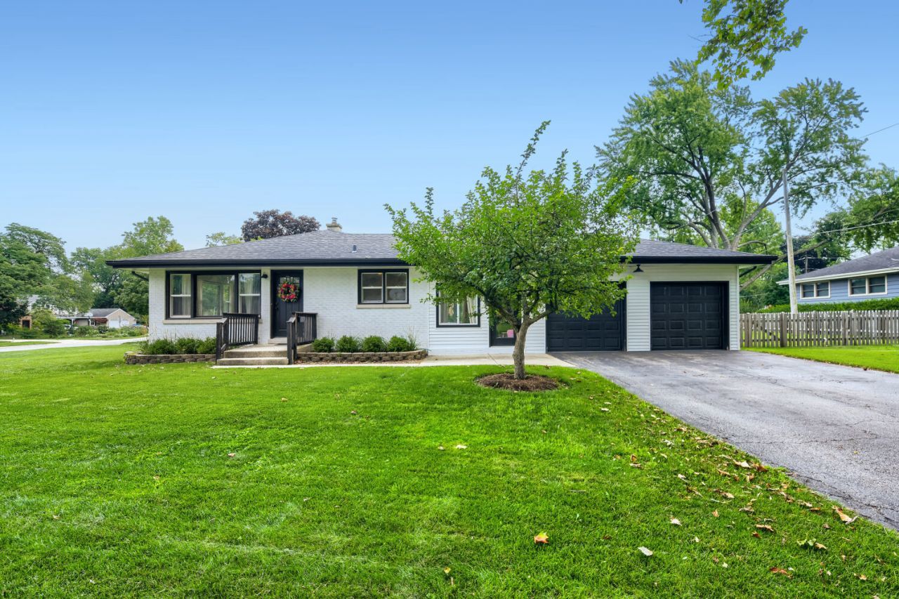 827 Lyford Lane, Wheaton, IL 60189 Main Photo