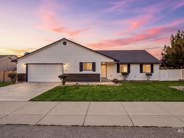770 E Red Bud St, Kuna, ID 83634