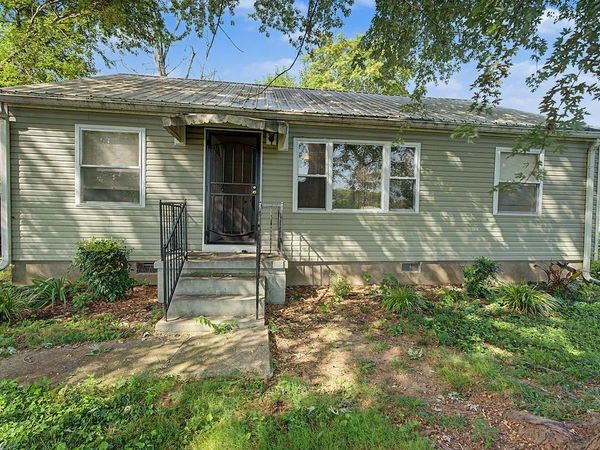 1707 E 9th St , Hopkinsville, KY 42240