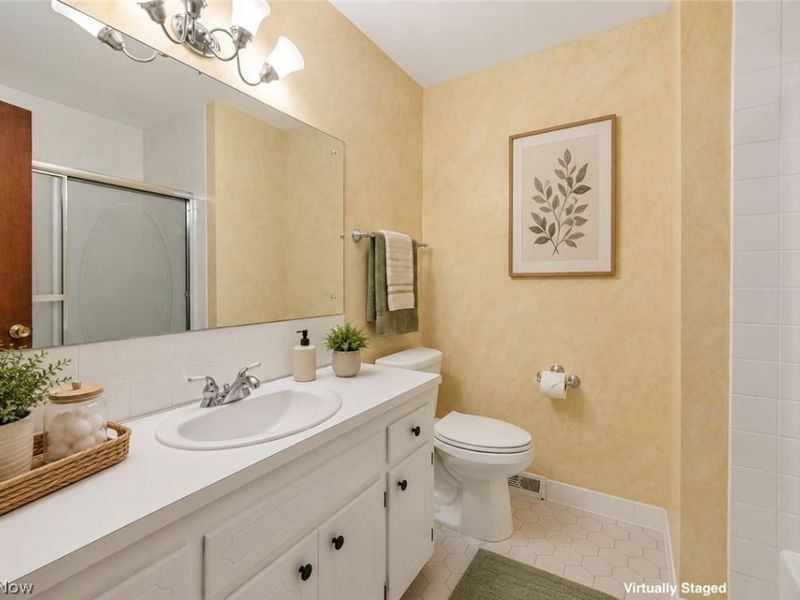 4576 Queen Ann Court, South Euclid, OH 44121 Photo 16