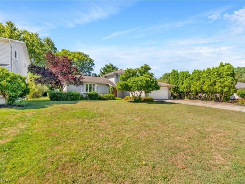 4576 Queen Ann Court, South Euclid, OH 44121 Photo 2