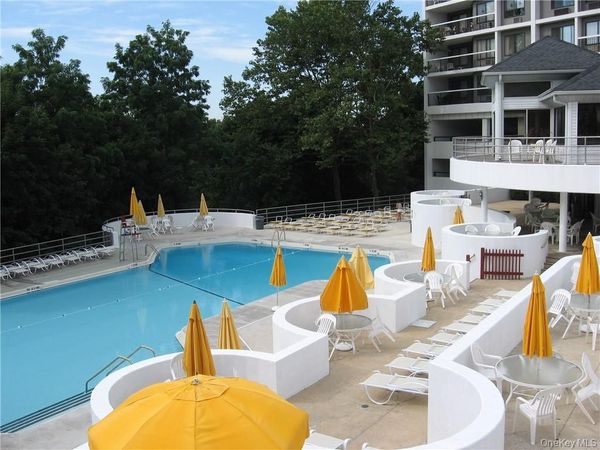 300 High Point Drive, Unit 512, Hartsdale, NY 10530