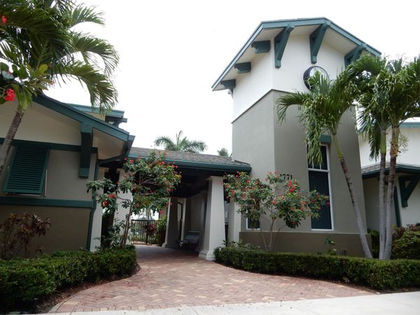 447 Corte Madera Lane, Unit 6, West Palm Beach, FL 33401
