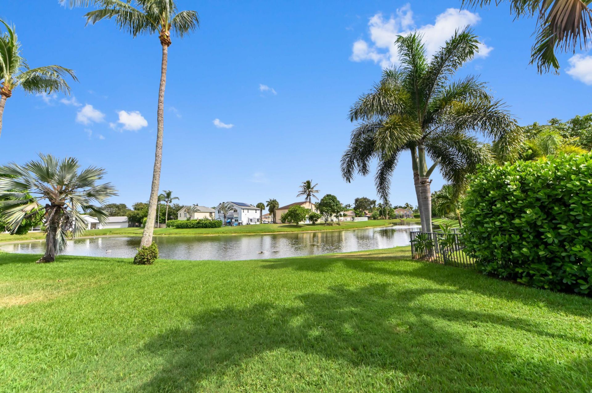 6205 Lansdowne Circle, Boynton Beach, FL 33472 Photo