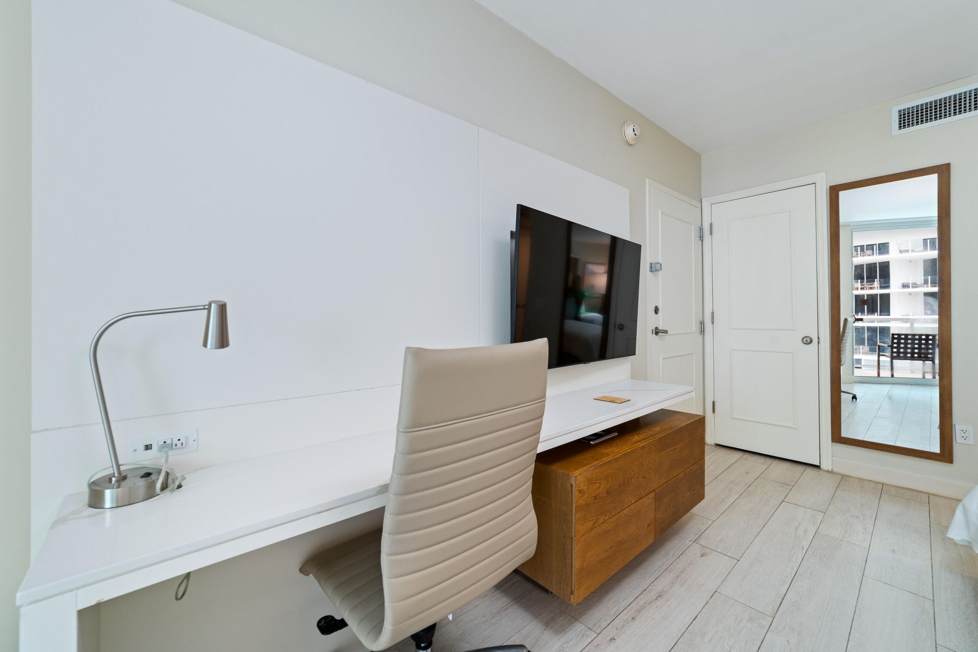 505 N Fort Lauderdale Beach Boulevard, Unit 1708, Fort Lauderdale, FL 33304 Photo