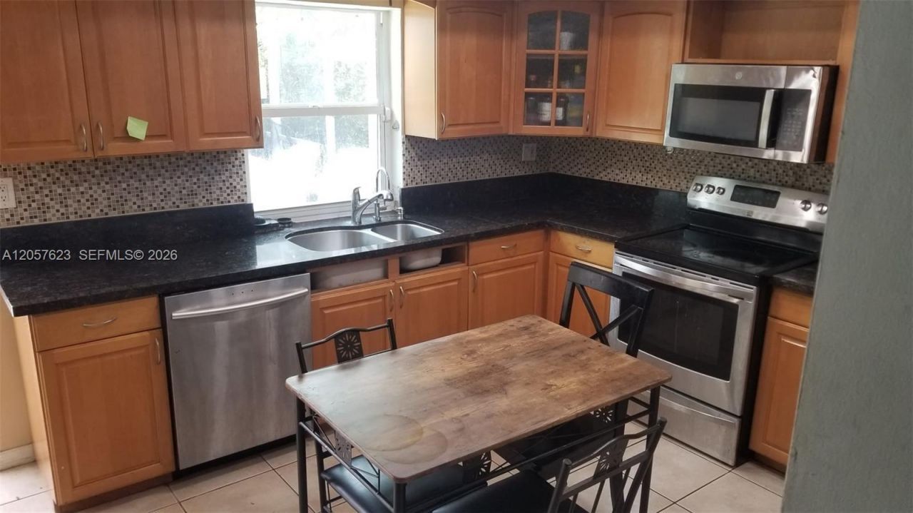 6729 Arbor Dr , Miramar, FL 33023 Photo