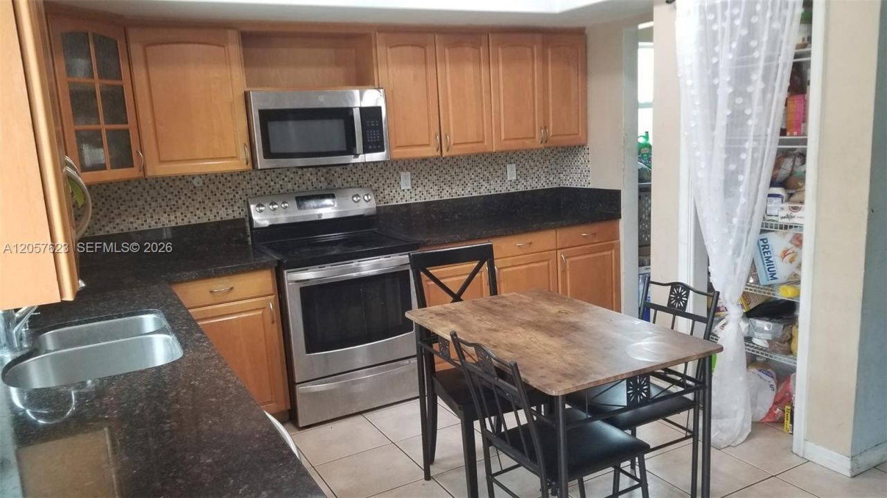 6729 Arbor Dr , Miramar, FL 33023 Photo