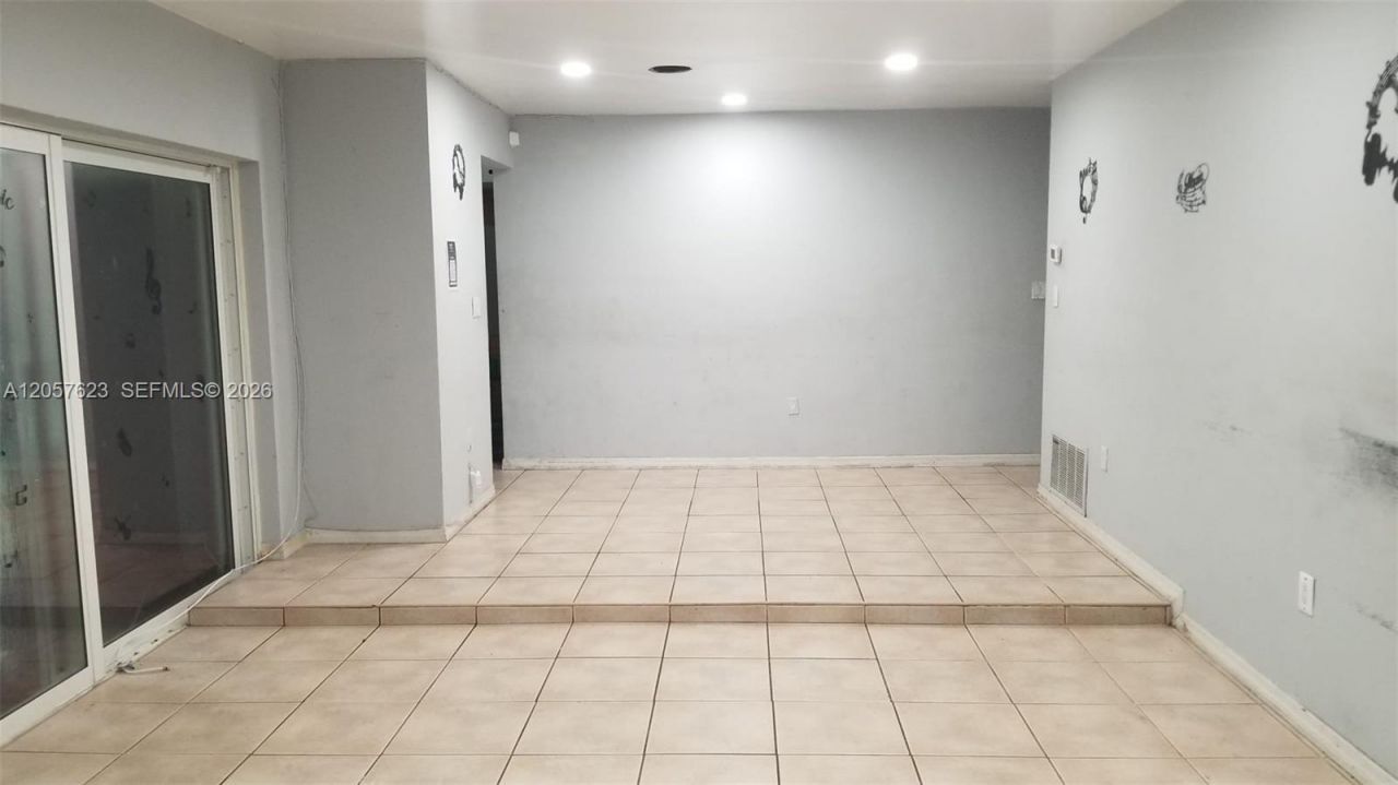 6729 Arbor Dr , Miramar, FL 33023 Photo