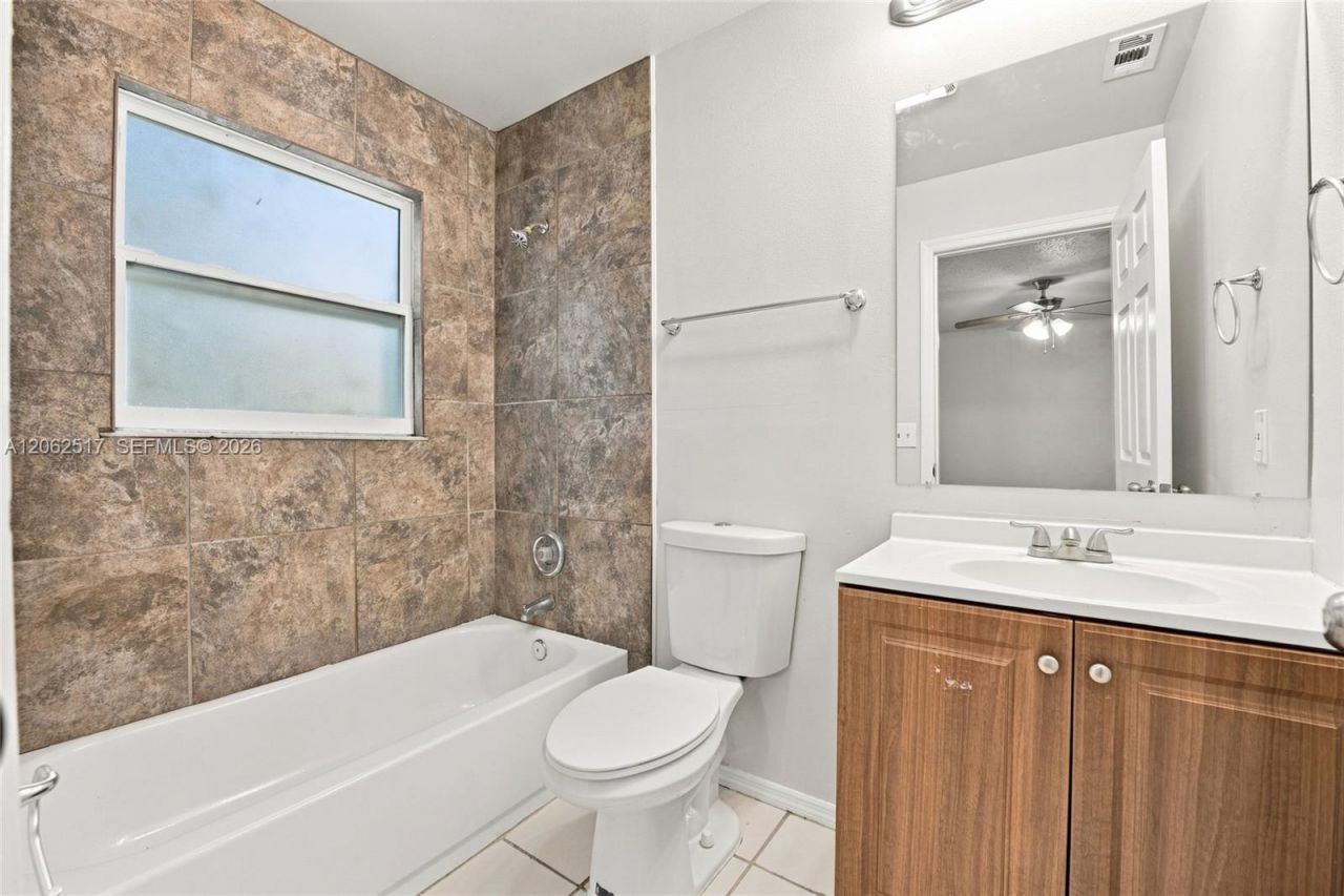 1617 SW Hampshire Ln, Port Saint Lucie, FL 34953 Photo