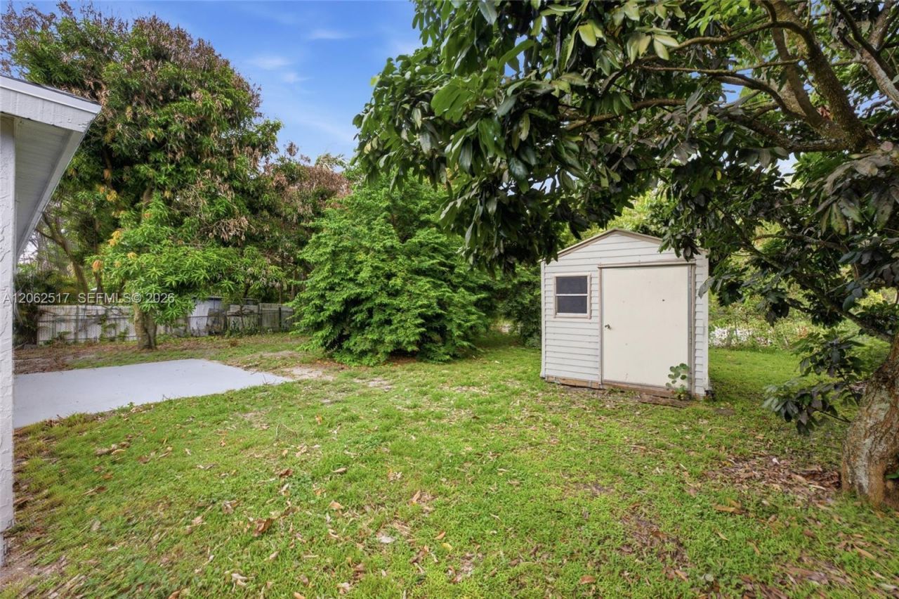 1617 SW Hampshire Ln, Port Saint Lucie, FL 34953 Photo