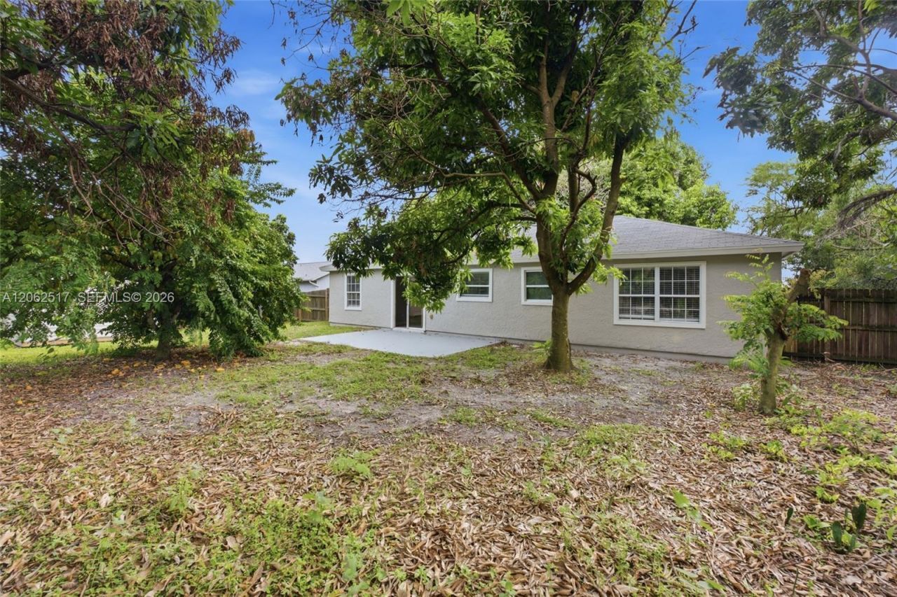 1617 SW Hampshire Ln, Port Saint Lucie, FL 34953 Photo