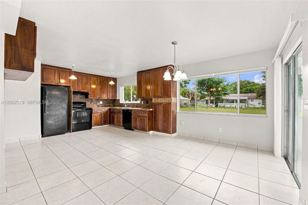 205 SW Kentwood Rd , Port Saint Lucie, FL 34953 Photo