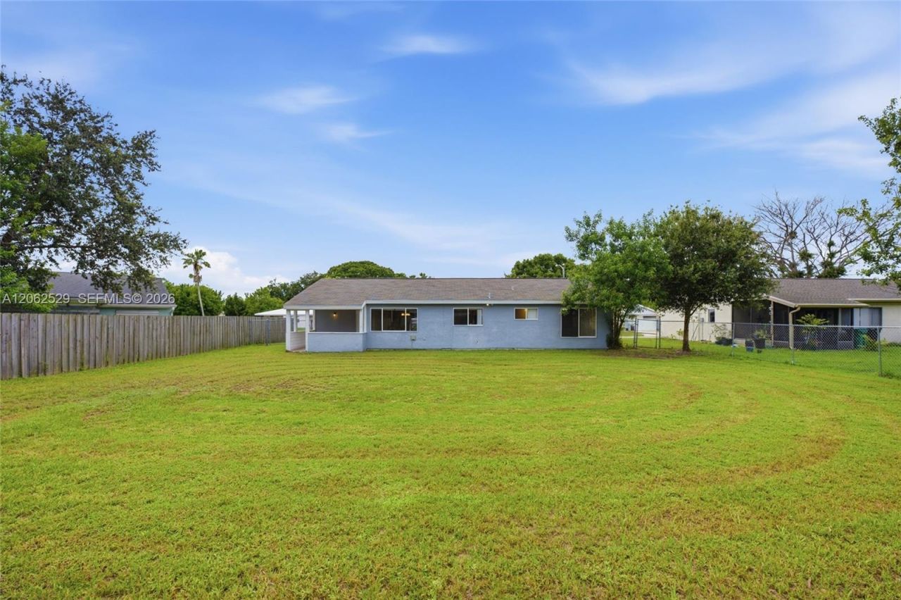 205 SW Kentwood Rd , Port Saint Lucie, FL 34953 Photo