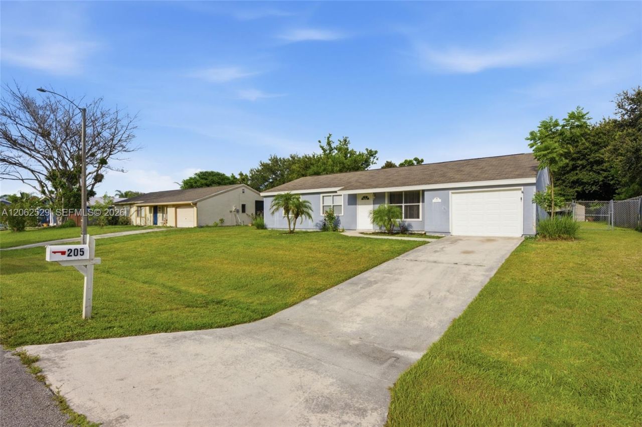 205 SW Kentwood Rd , Port Saint Lucie, FL 34953 Photo
