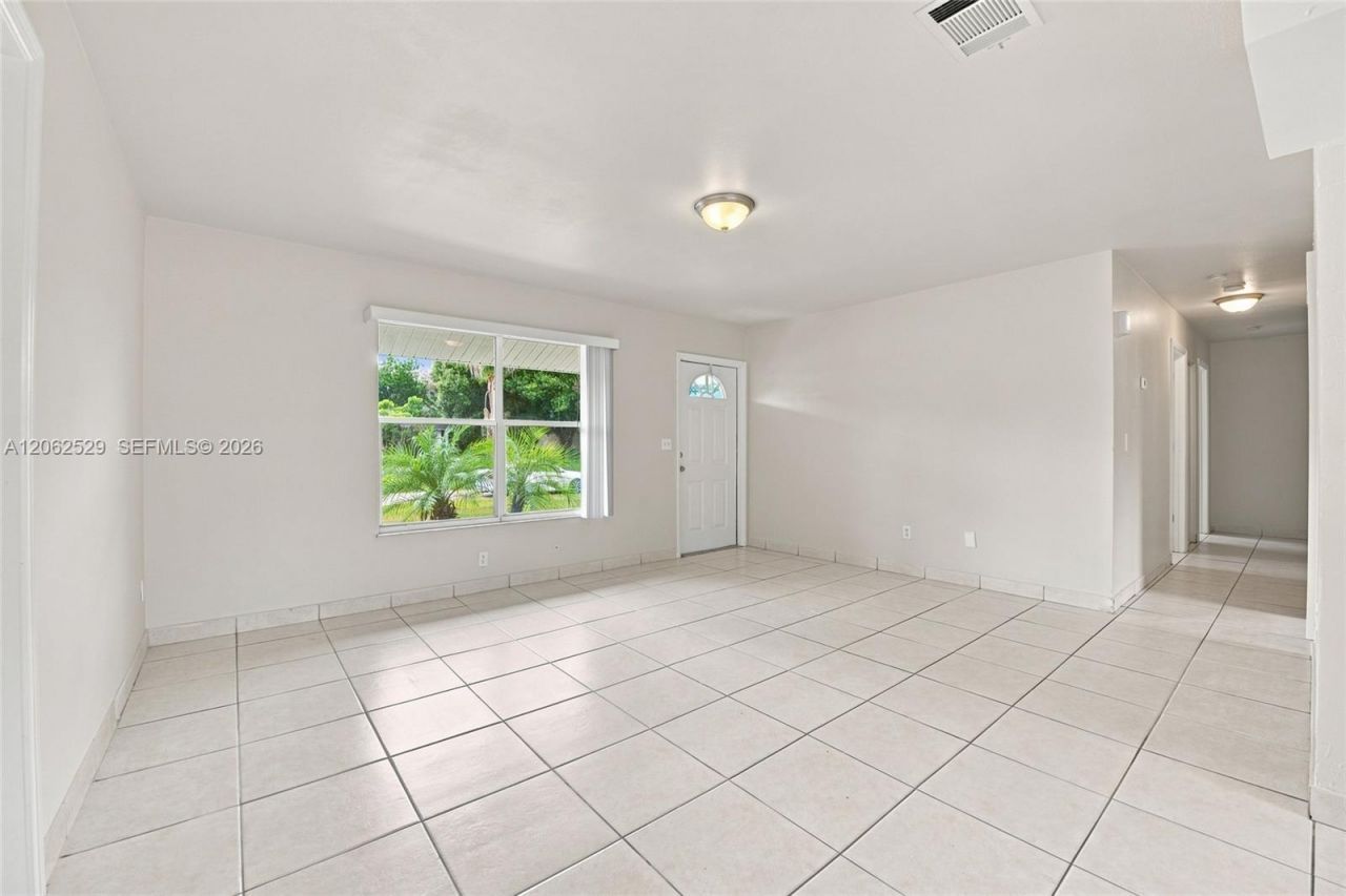 205 SW Kentwood Rd , Port Saint Lucie, FL 34953 Photo