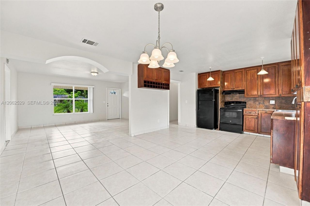 205 SW Kentwood Rd , Port Saint Lucie, FL 34953 Photo