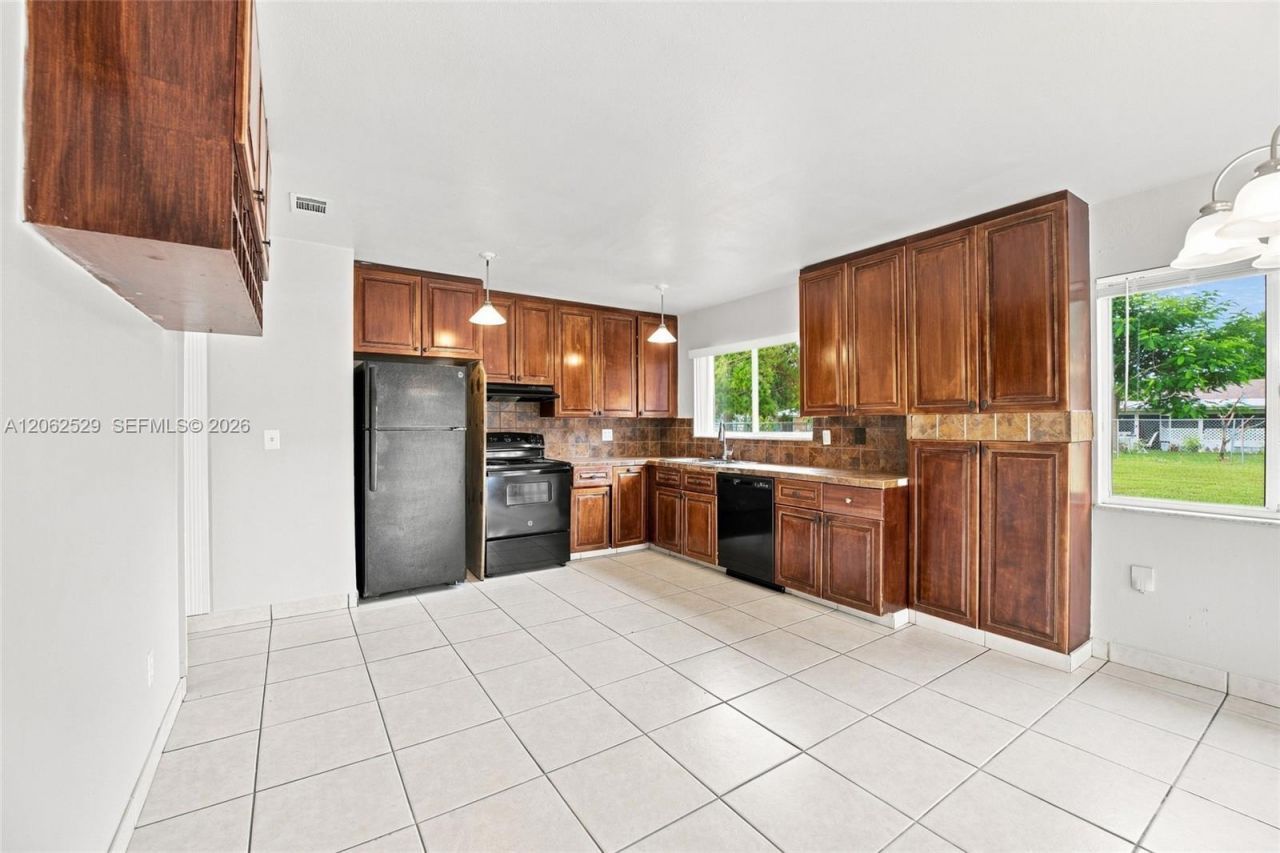 205 SW Kentwood Rd , Port Saint Lucie, FL 34953 Photo