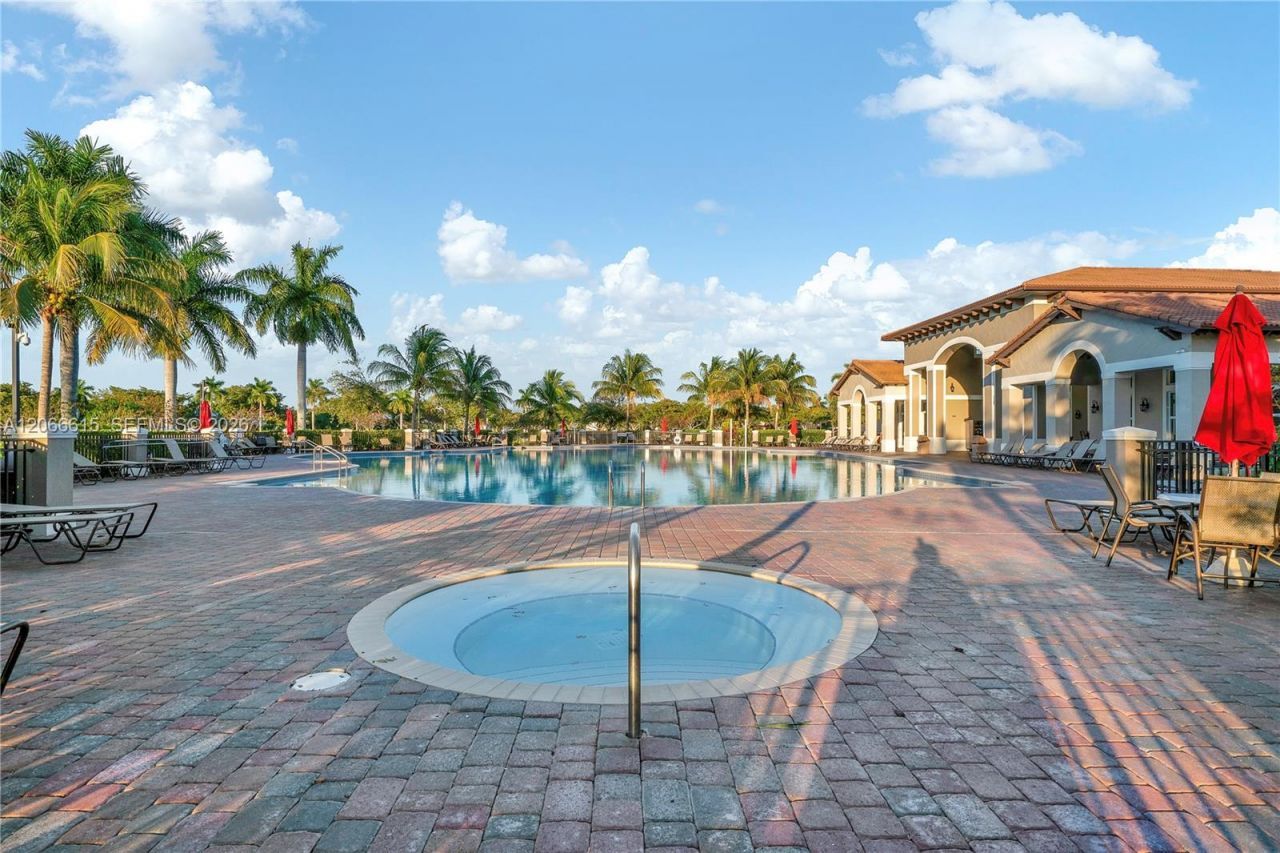 9318 SW 220th St, Cutler Bay, FL 33190 Photo